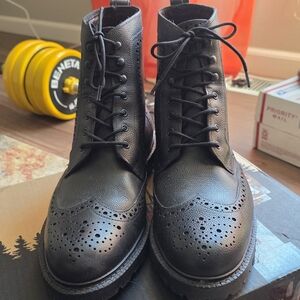 Allen Edmonds long branch wing tip boots Size 11D